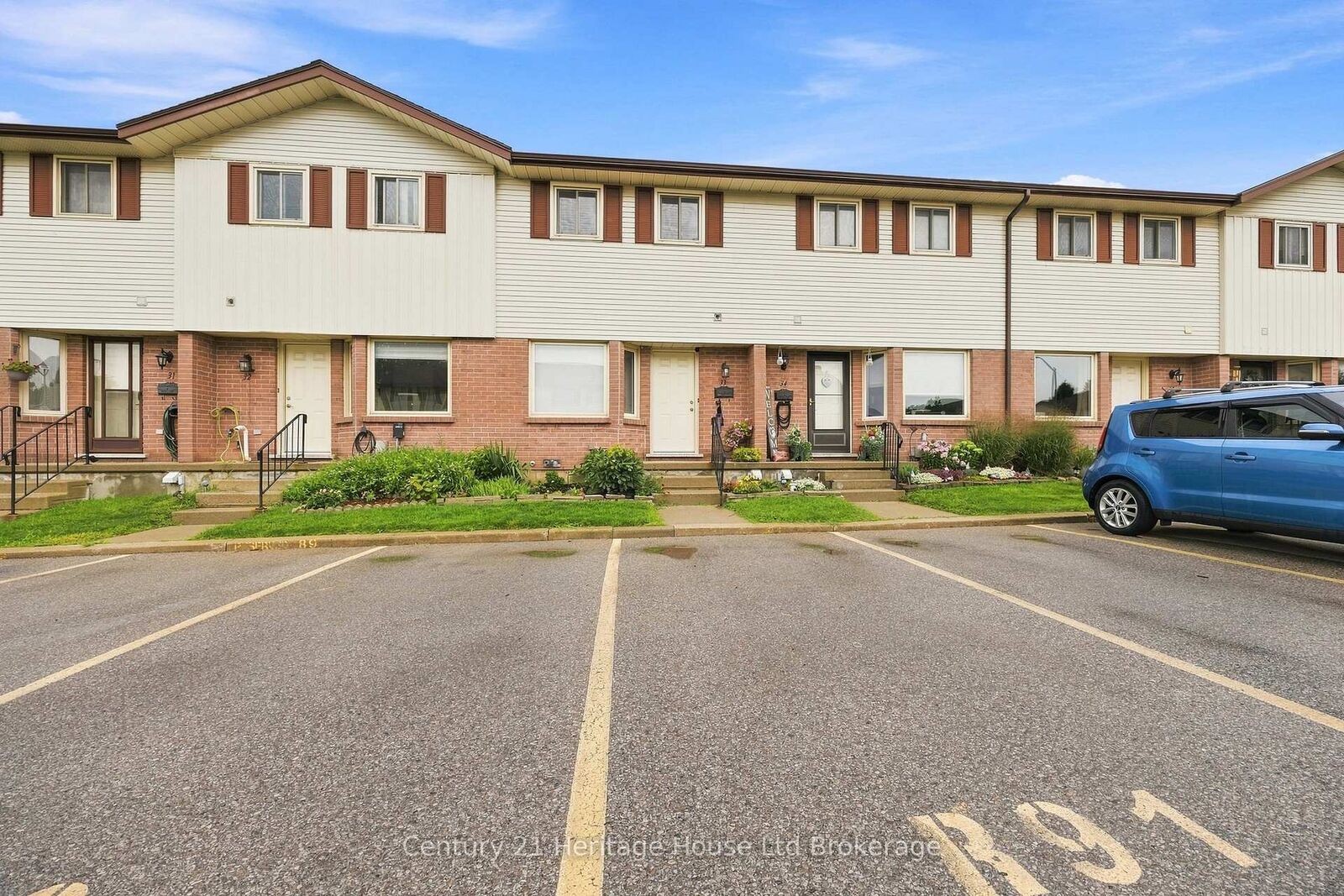Property Photo: 1115 Nellis Street 33 ON N4T 1P6