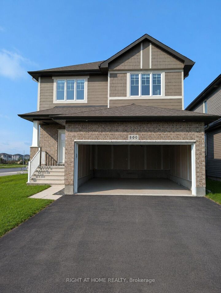 Property Photo:  800 Paseana Place  ON K2V 0P7 