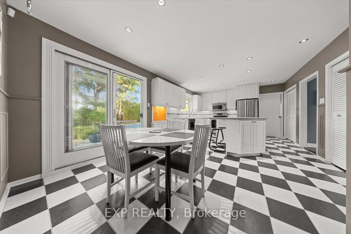 Property Photo: 899 Dresden Crescent ON K2B 5H8