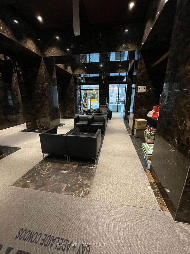 Property Photo:  70 Temperance Street 3805  ON M5H 4E8 