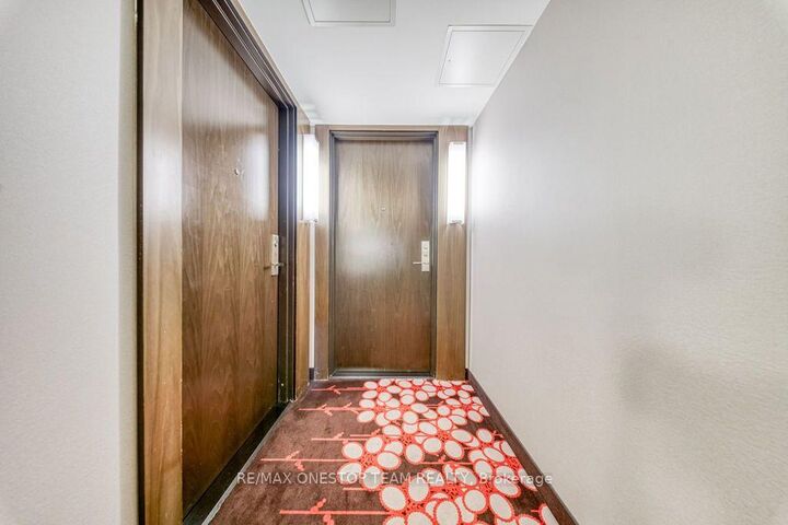 Property Photo:  88 Sheppard Avenue E 811  ON M2N 6Y2 