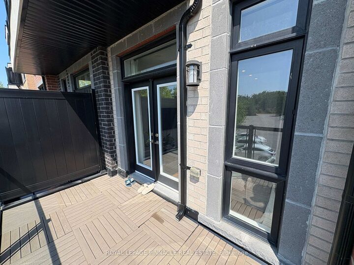 Property Photo:  9 Phelps Lane #9  ON L4E 4H1 