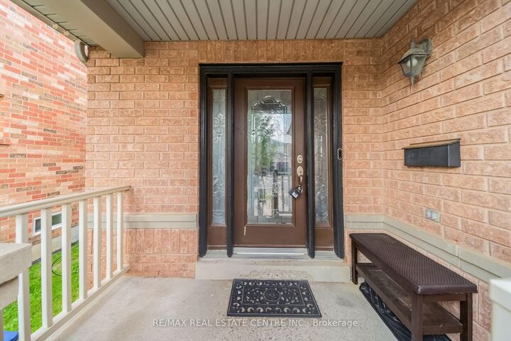 Property Photo: 69 Crown Victoria Drive ON L7A 3X1
