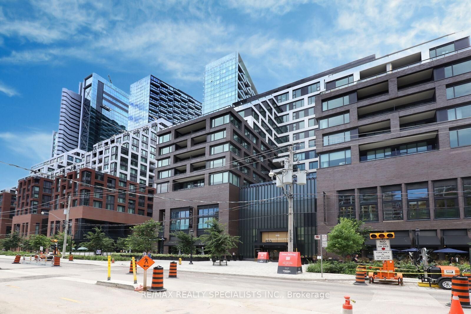 Property Photo:  455 Wellington Street W 704  ON M5V 0V3 
