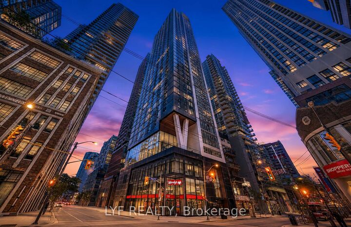 357 King Street W 2403 — photo 1