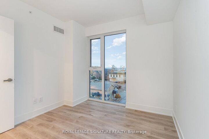 Property Photo:  370 Martha Street 304  ON L7R 0G9 