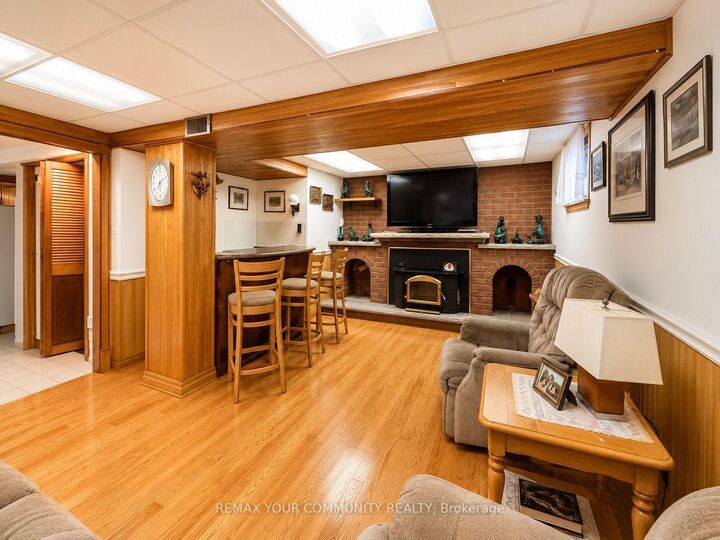 Property Photo:  47 Cayuga Avenue  ON M6N 2G2 