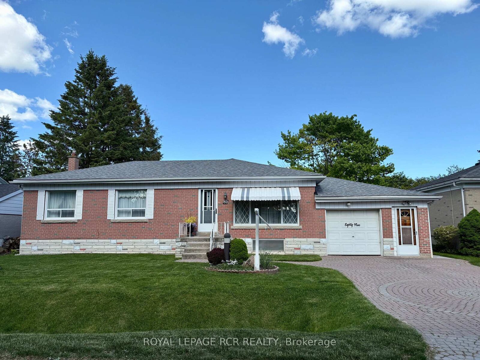 Property Photo:  89 William Street  ON L9R 1N2 