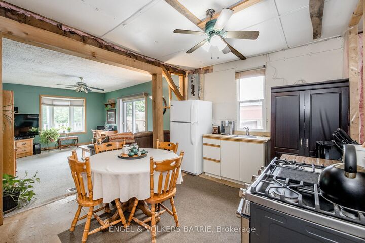 Property Photo:  99 King Street  ON L0M 1B0 