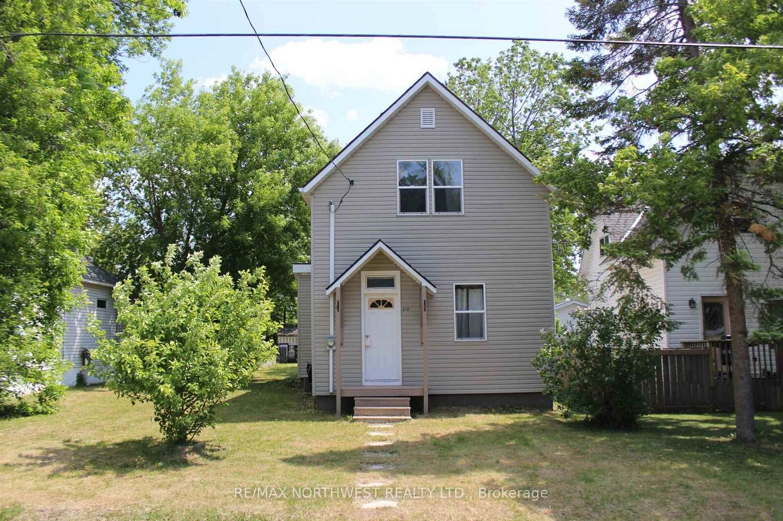 Property Photo:  212 Fifth St  ON P0W 1L0 