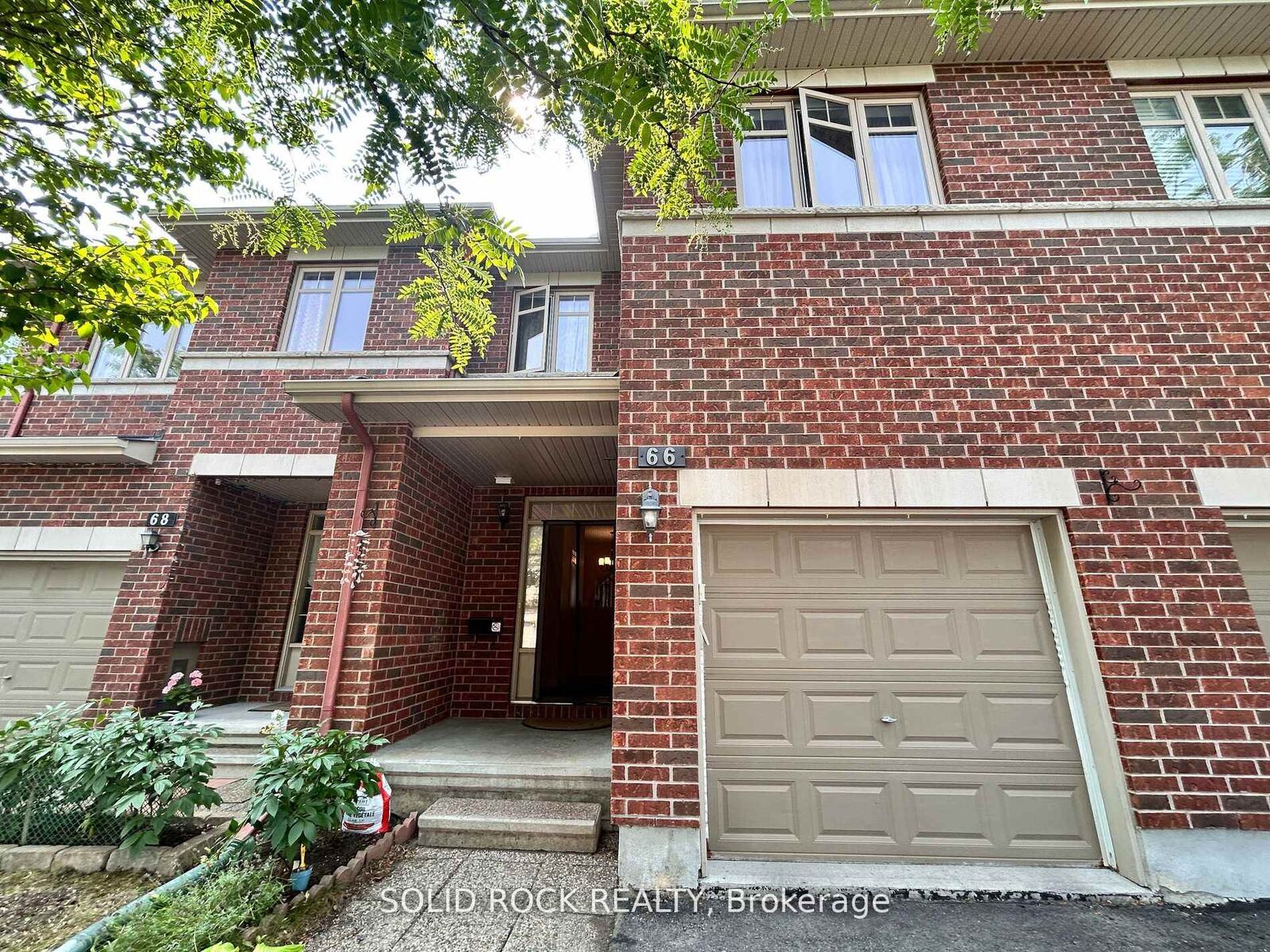 Property Photo: 66 Madelon Drive ON K2J 5C5