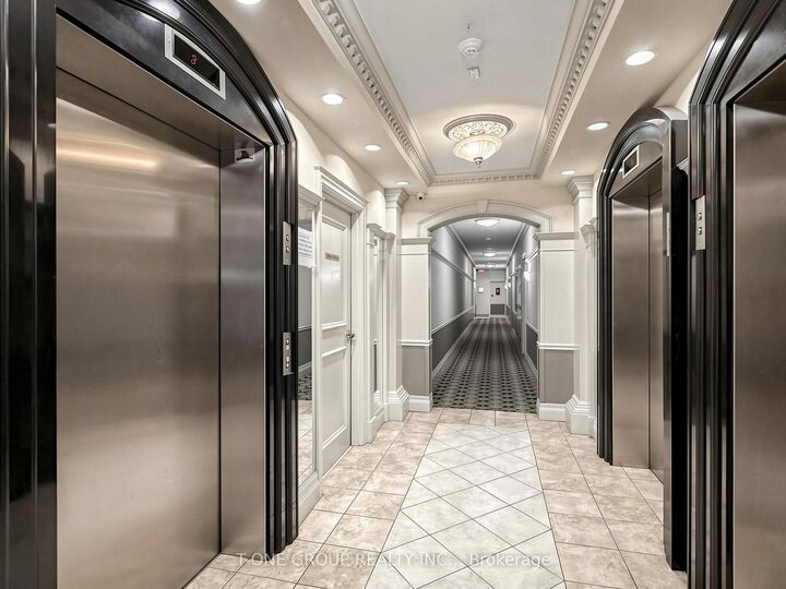 Photo de la propriété: 5039 Finch Avenue E Ph11 ON M1S 5L6
