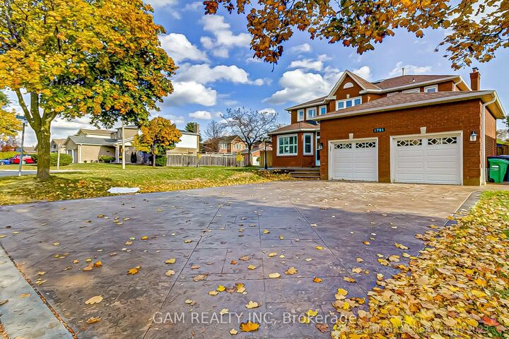 Property Photo:  1721 Village View Place Lower  ON L5M 4A7 