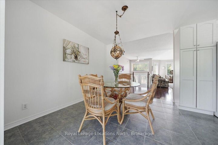 Property Photo:  402 Ramblewood Drive  ON L9Z 2N9 