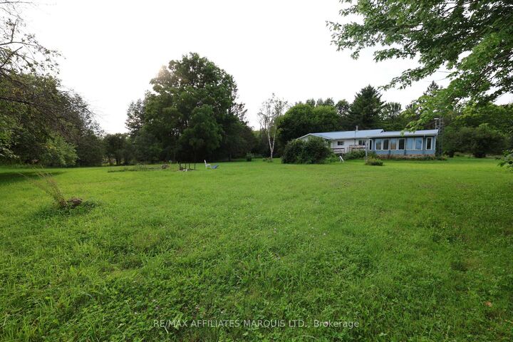 Property Photo: 19442 Kenyon Conc 8 Road ON K0C 1A0