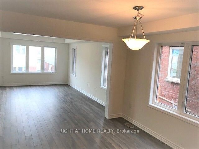 Property Photo:  19 Ridge Road 23 (Main)  ON N3E 0C7 