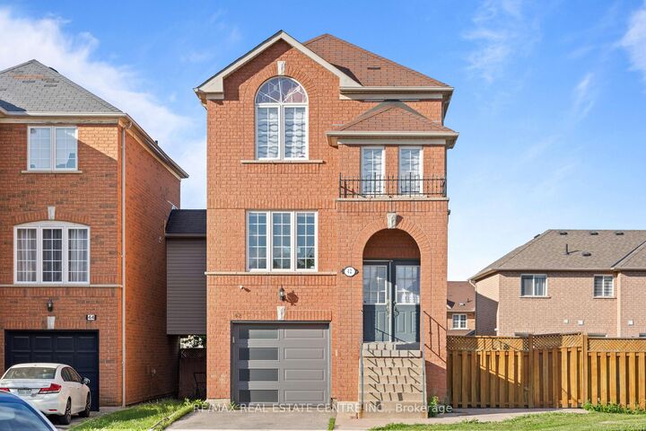 42 Domenico Crescent — photo 1