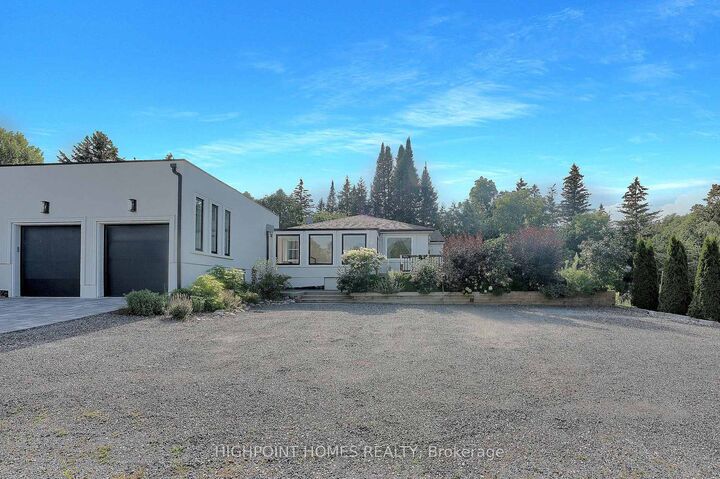 2821 Mt Albert Road — photo 1
