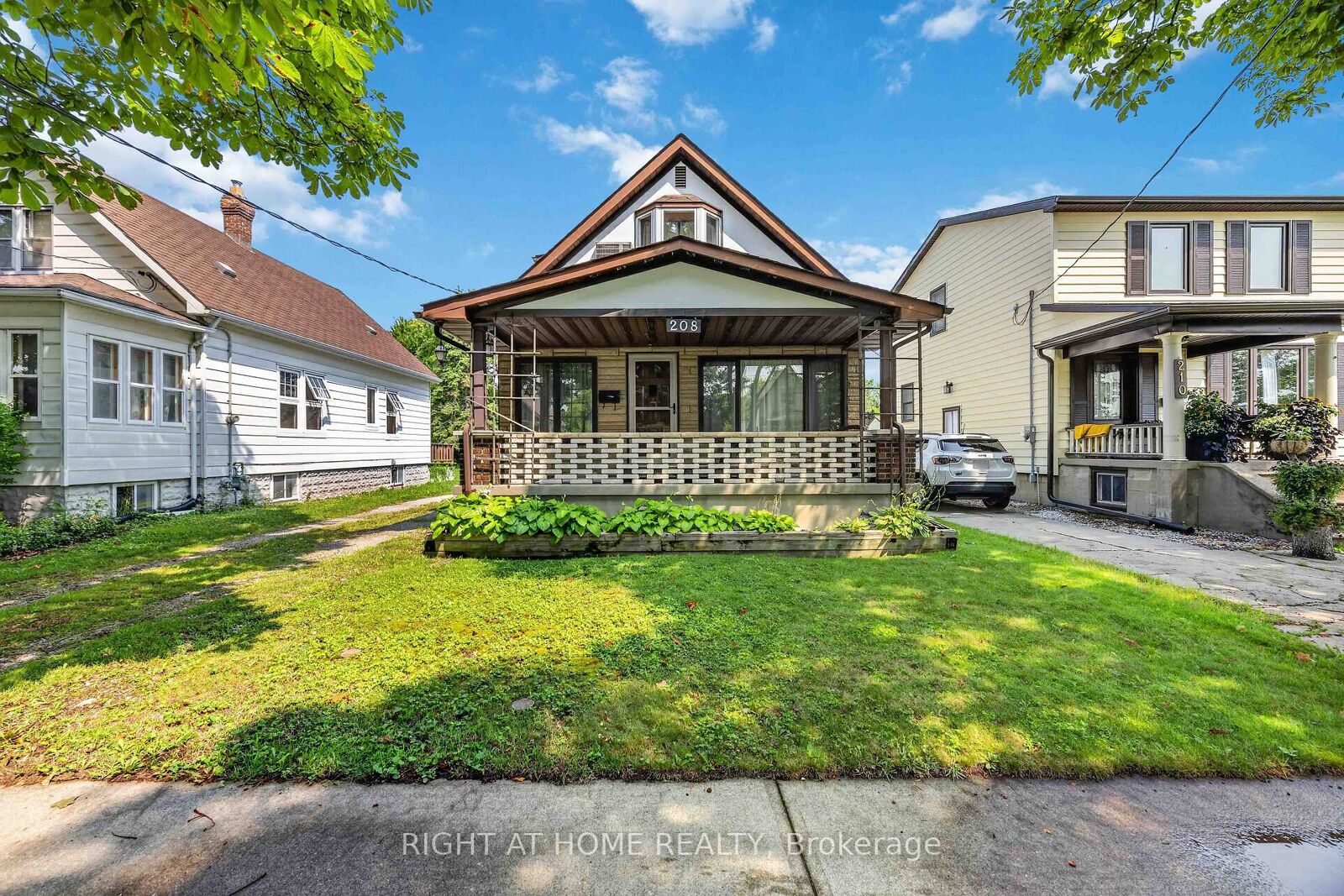 Property Photo:  208 Ross Avenue  ON N7T 1J7 