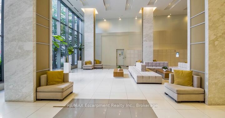 Property Photo: 16 Brookers Lane 3506 ON M8V 0A5