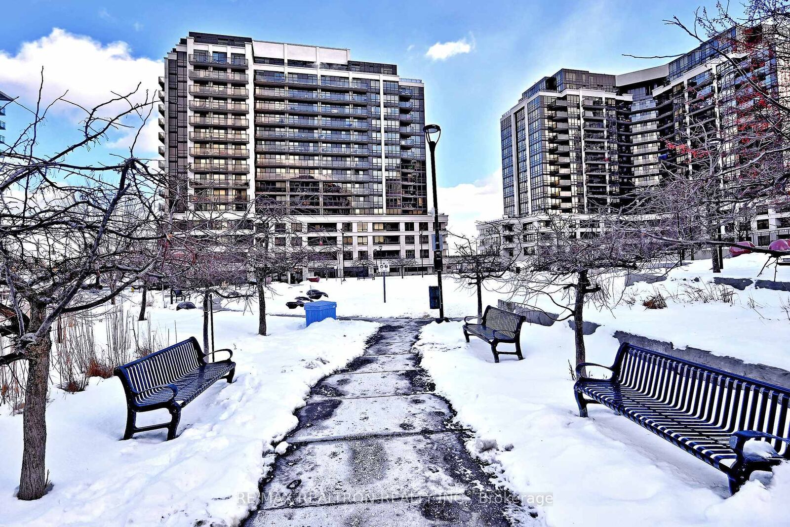 Property Photo:  1 De Boers Drive 814  ON L4J 6X1 