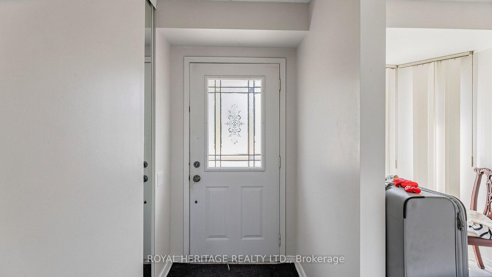 Property Photo: 2472 Eglinton Avenue E Th 19 ON M1K 5J9