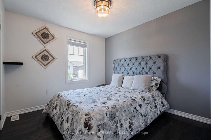 Property Photo: 2 Nectarlane Avenue ON L7C 3M8
