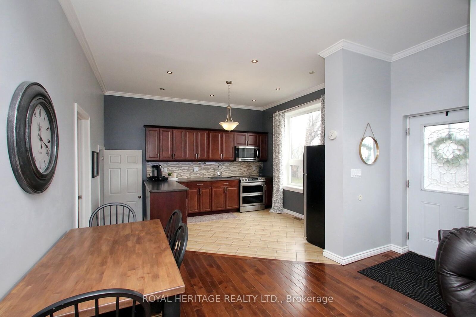 Property Photo:  164 Kings Hill Lane  ON L1C 1R8 