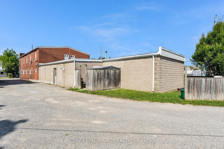 Property Photo: 192 Burgar Street ON L3B 2T4