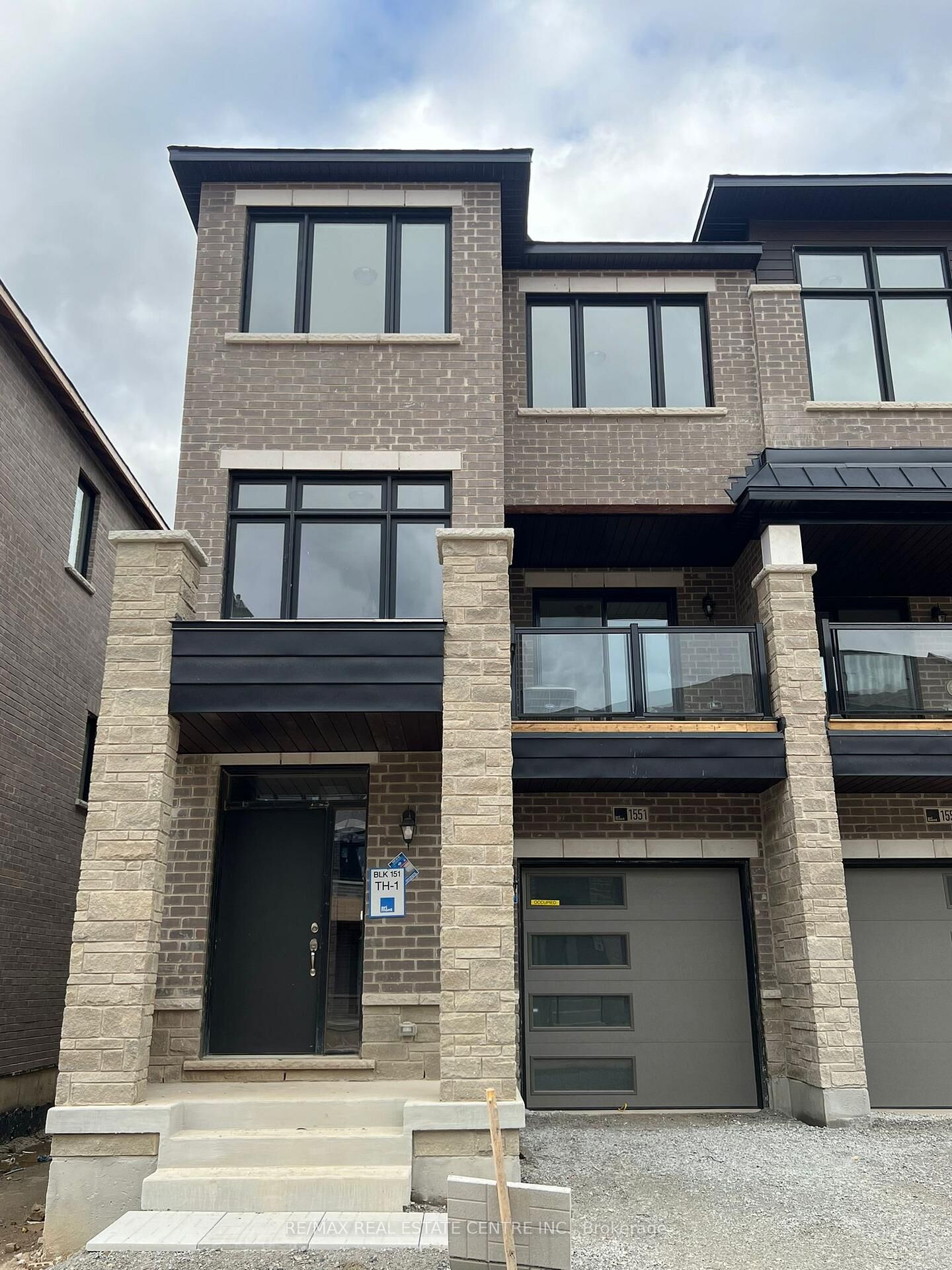 Property Photo: 1551 Hilson Heights ON L9E 1V5