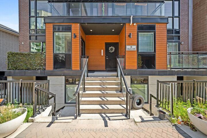 Property Photo: 18 Coles Avenue 602 ON L4L 1L9