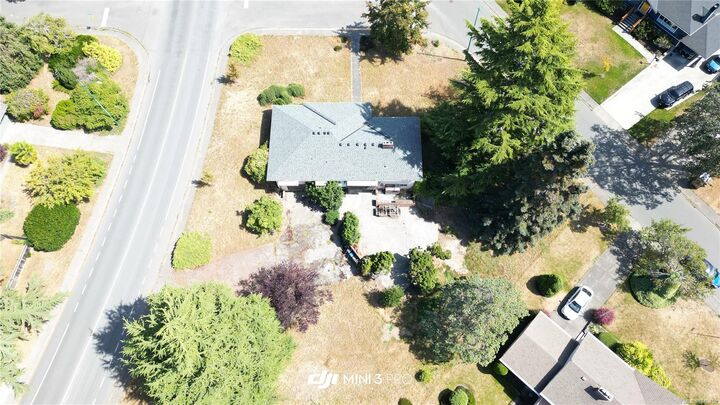 Property Photo:  3294 Henderson Rd  BC V8P 5A6 
