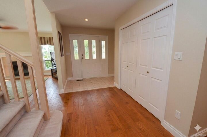Property Photo: 766 Canyon Cres BC V9K 1K9