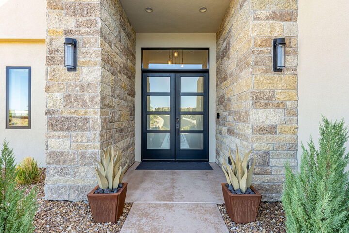 Property Photo:  1392 W Canyon Tree Dr  UT 84770 