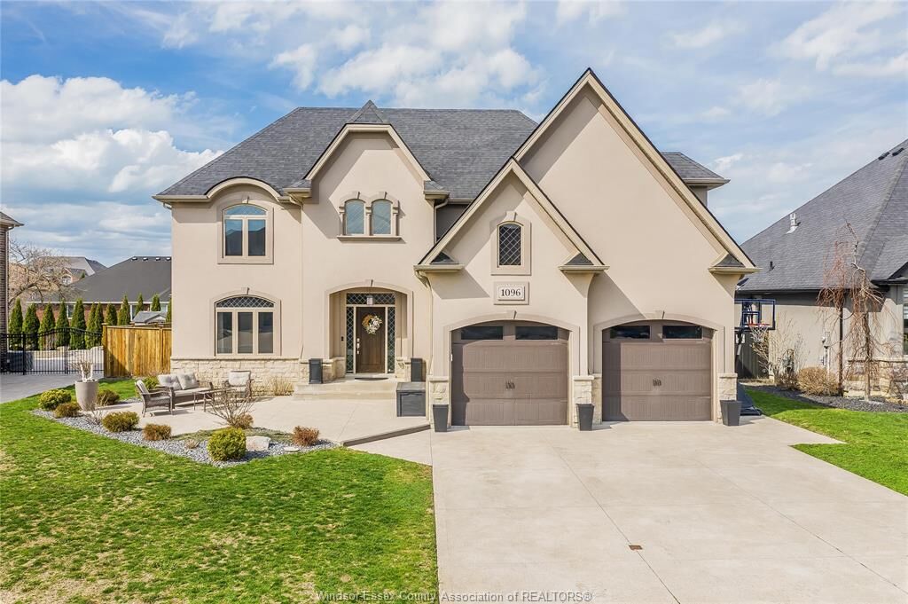 Property Photo: 1096 Charlotte Crescent ON N8L 0X8