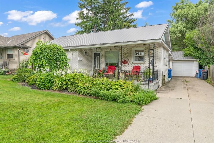 7 Churchill Avenue — photo 1