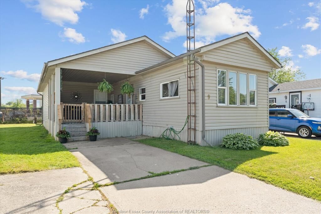 Property Photo: 9 Parkside ON N0R 1J0