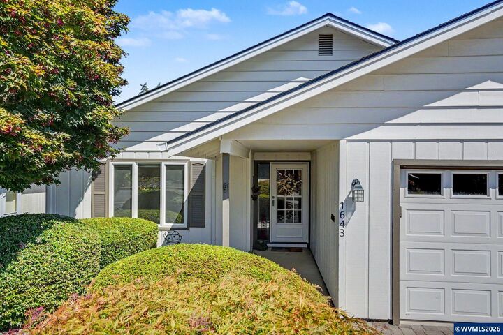 Property Photo: 1643 Sunrise Cir NW OR 97304