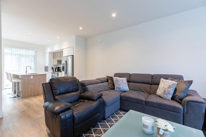 Property Photo: 11188 72 Avenue 13 BC V4E 0A5
