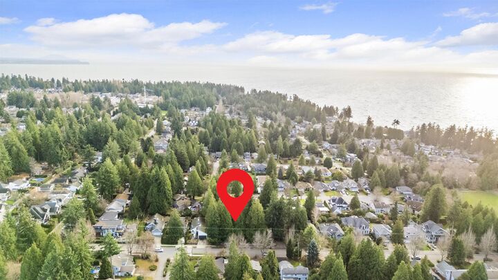 Property Photo: 12686 20 Avenue BC V4A 1Y6