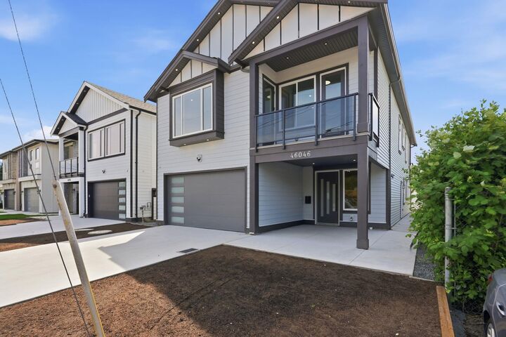 46046 Southlands Crescent — photo 1
