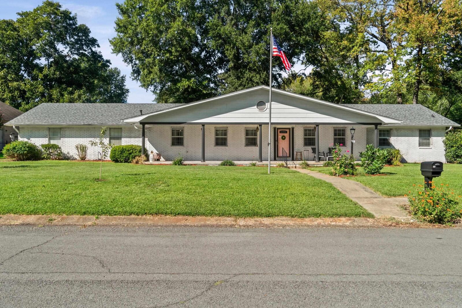 Property Photo:  11 Deerwood Dr  AR 72034 