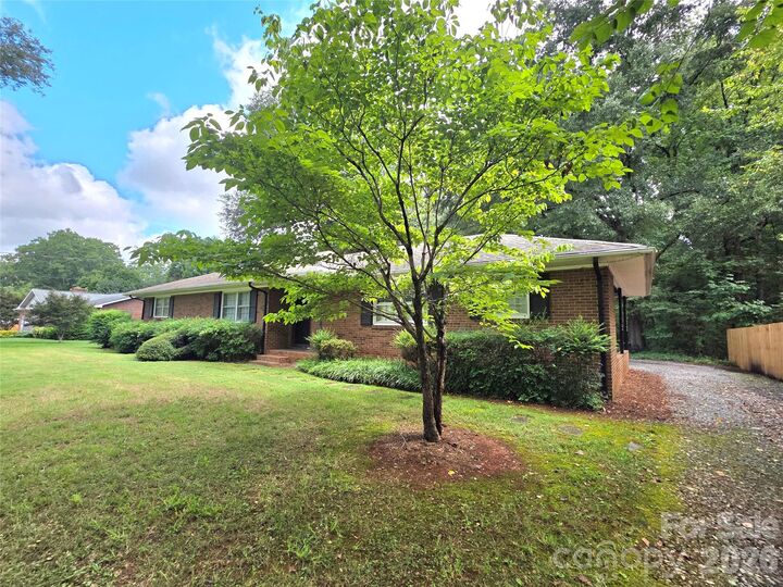 Property Photo: 4913 S New Hope Road NC 28012