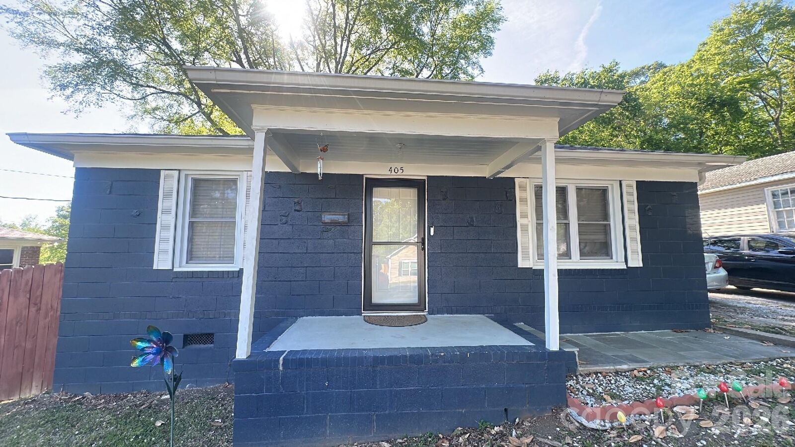 Property Photo:  405 Killian Avenue  NC 28120 