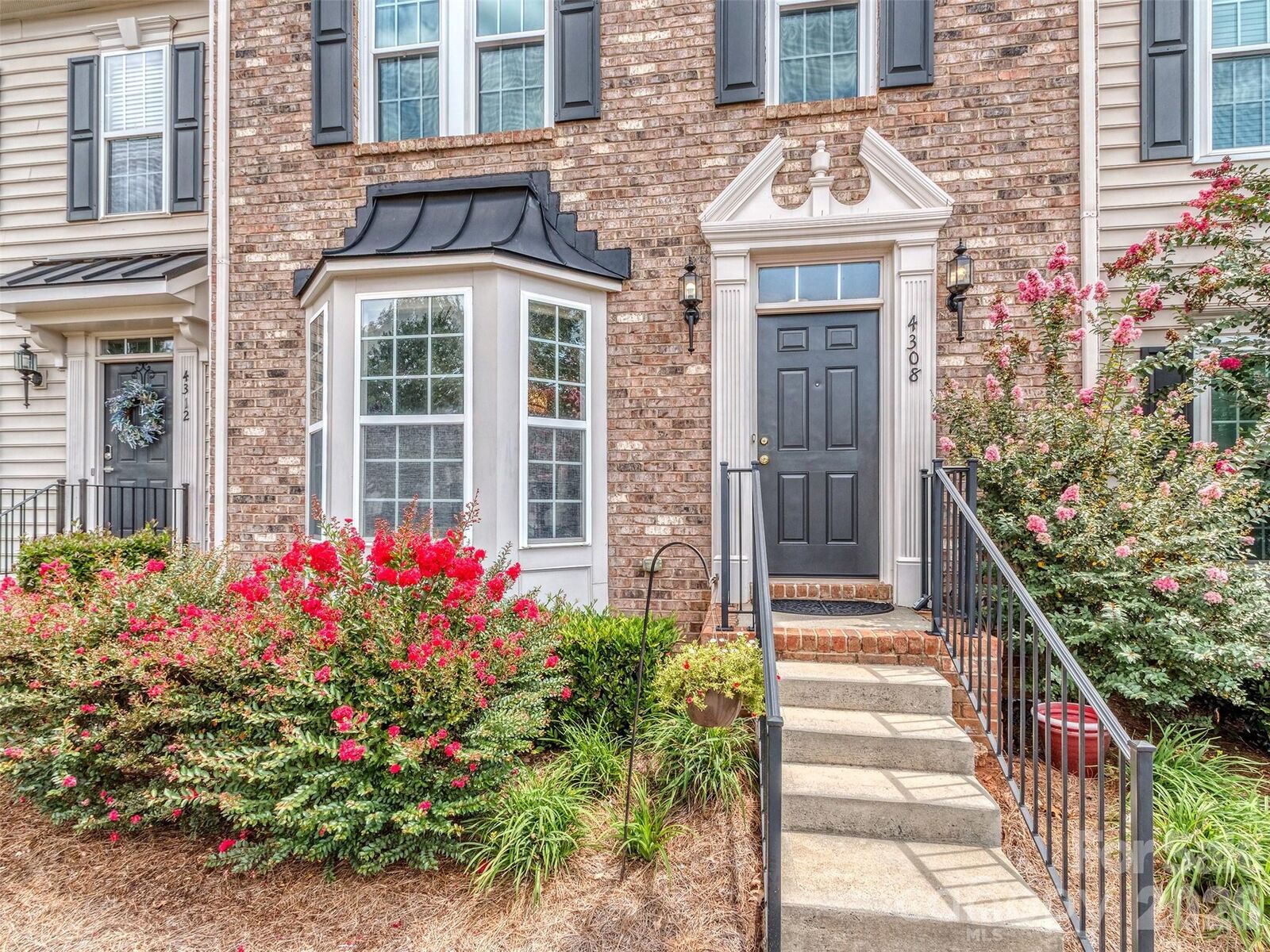 Property Photo: 4308 Park South Station Boulevard NC 28210