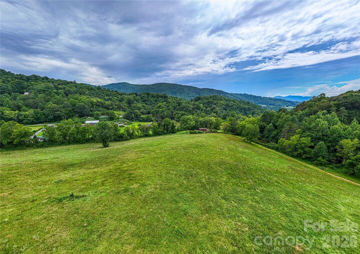 Property Photo: 132 Hurd Road NC 28716