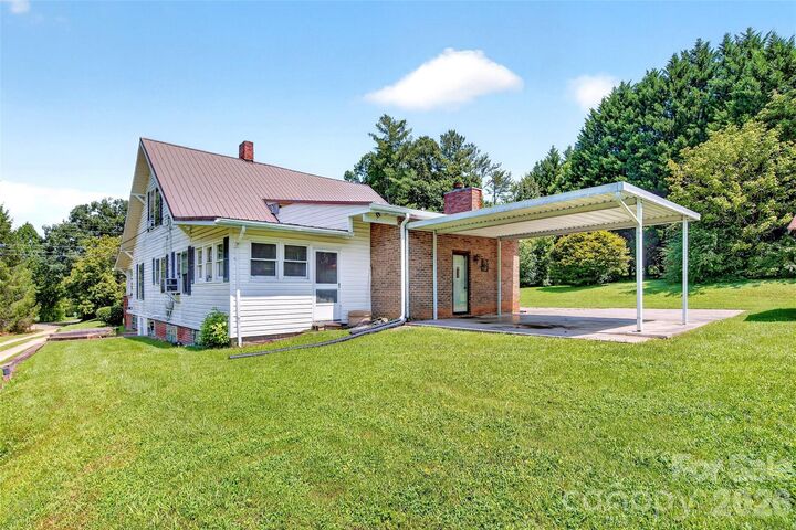 Property Photo: 96 Huntsville Road NC 28752