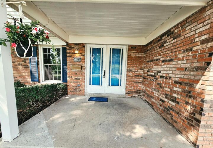 Property Photo: 11180 Lincolnshire Drive OH 45240