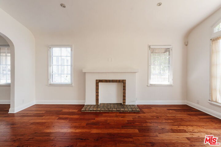 Property Photo: 8561 Rugby Dr CA 90069