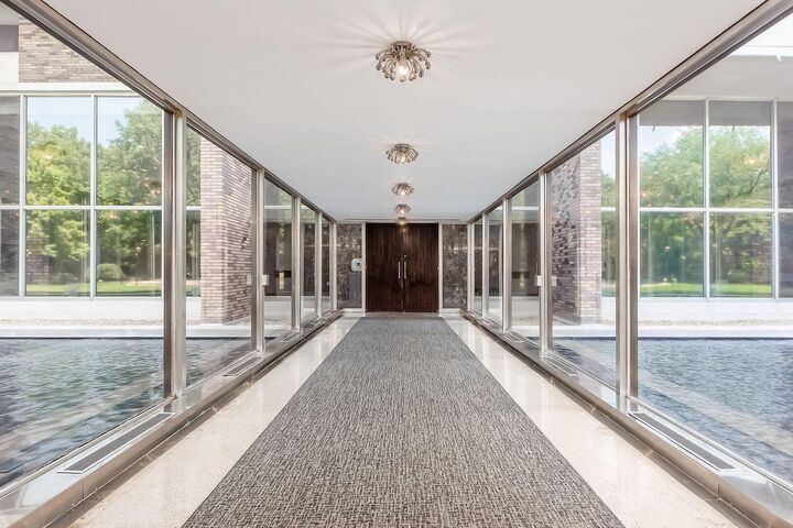 Property Photo:  1000 Urlin Avenue  OH 43212 